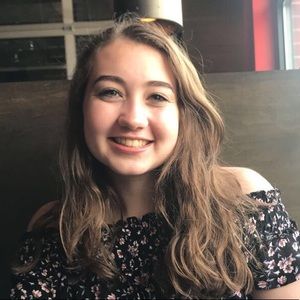 Meet your Posher, Caroline